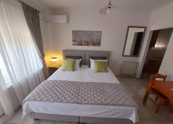 Eleni\'S Apartments Igoumenitsa - Γκαρσονιέρα 2Ου Ορόφου Επιπλωμένη, Εξοπλισμένη